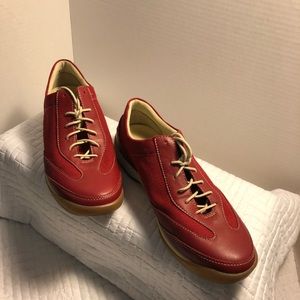 Rockport kinetic air circulation Red lace up shoe ladies size 7 1/2
